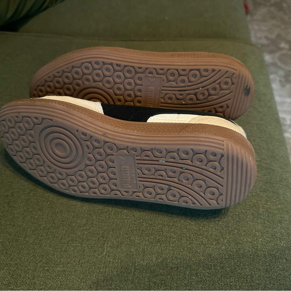 Puma Palermo Black and Cream Sneakers - Picture 4 of 4